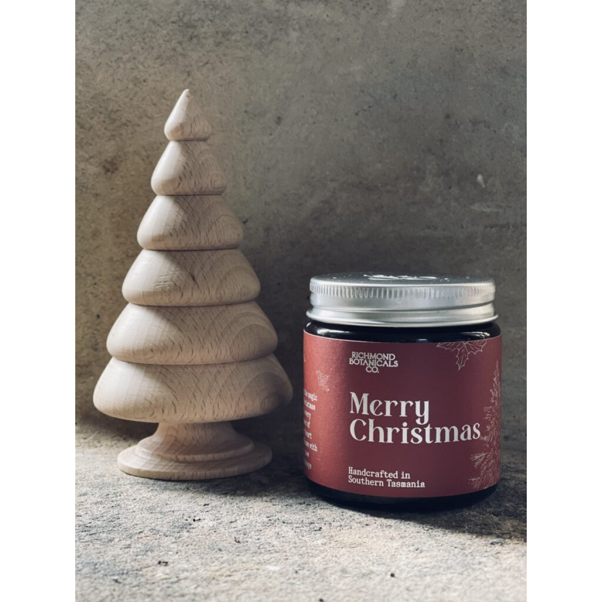 RB CO. Merry Christmas Medium Artisan Candle 